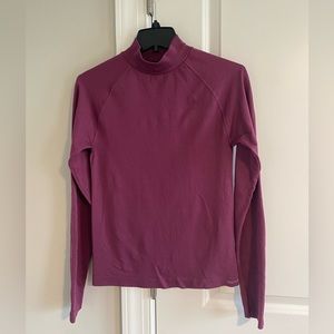 Moving Comfort Drilayer stretch workout top in purple.  Size M/L